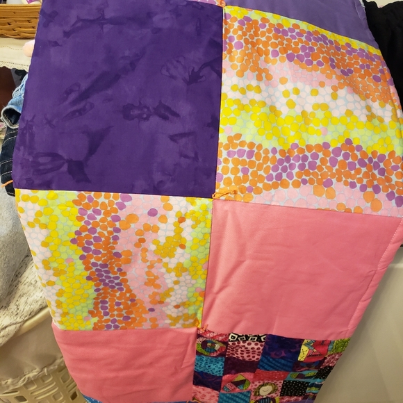 Hand-made Lap Quilt or for Baby, Toddler or Small Child - Picture 3 of 8